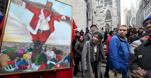 美뉴욕서 '십자가에 못박힌 산타' 그림..신성모독 논란