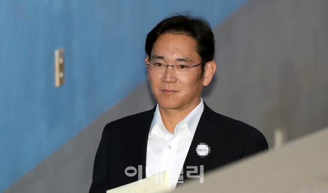 0차 독대·경영권 승계 …삼성 vs 특검, 항소심도 거센 공방
