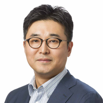 ③대박 터트린 베인캐피털‥이정우 대표 활약 눈길