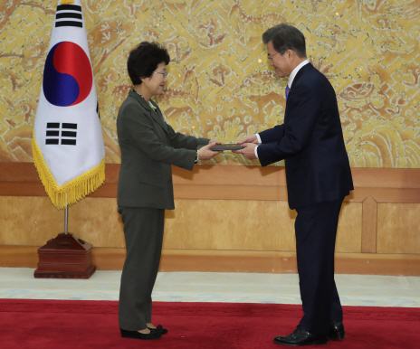 퇴임 박보영 대법관 "밀려드는 사건 감당할 한계 넘어"