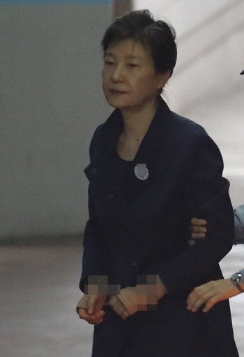 김승연·구본무·허창수·조양호…재벌총수 4명 한날 朴 재판 증인대 선다