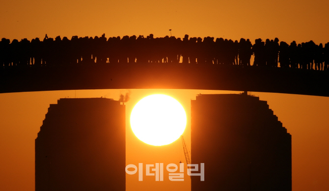 [포토]뜨겁게 떠오른 무술년 첫 해