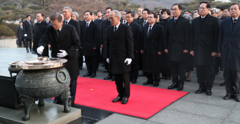 靑 신년인사회 각계인사 240여명 참석…홍준표·안철수·유승민·민노총 불참(종합)