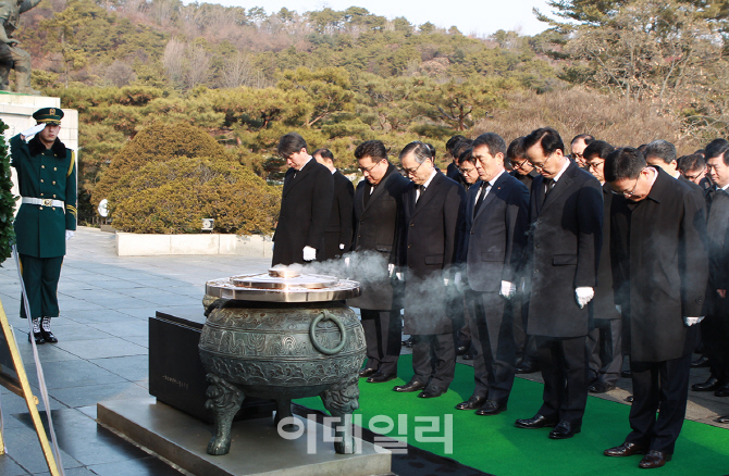 한화 방산계열 5개사, 현충원서 애국 시무식 진행