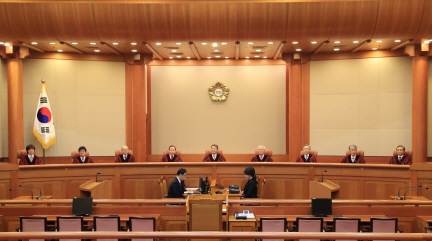 헌재 "학교 중퇴한 선거후보자에 수학기간 기재토록 한 선거법 '합헌'"