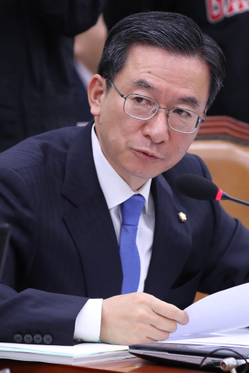 국회 사개특위長 정성호, 개헌·정개특위長 김재경 내정