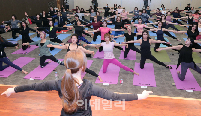 [포토]'요가 함께해요'