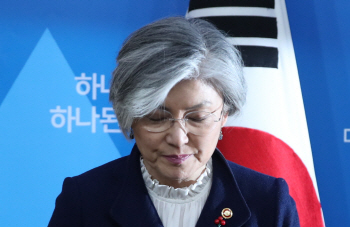 위안부 합의 '절충점' 찾은 文정부, 묘수일까 패착일까