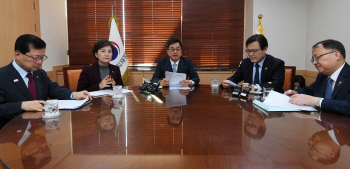 뛰는 집값에..아껴뒀던 분양가상한제 카드 꺼내나