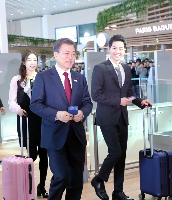  文대통령 “세계로 웅비하는 인천공항 힘찬 기상 보았다”