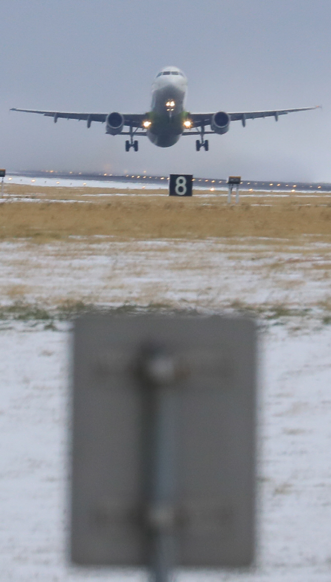 제주공항 운송 정상화…결항 승객, 오늘 대부분 수송될 듯