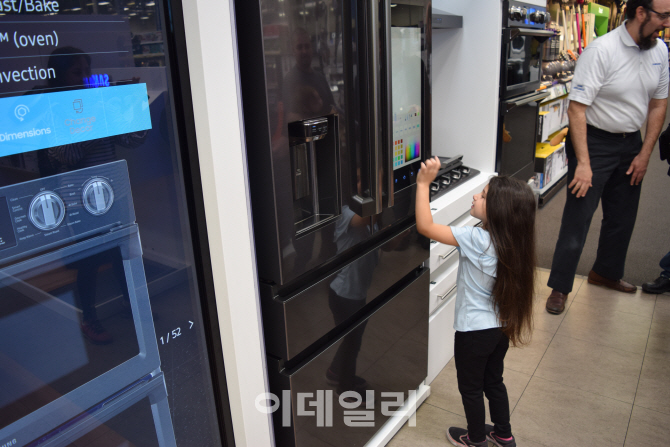 [르포]美 매장, 삼성-LG 세탁기 압도적..AI 스피커 가득