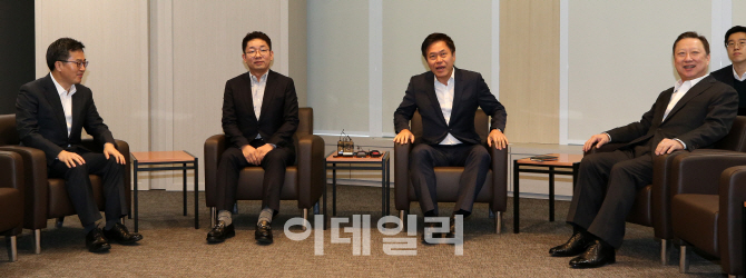 [포토]김동연 부총리, "기업 애로 챙기겠다"..오늘 '핫라인' 개통