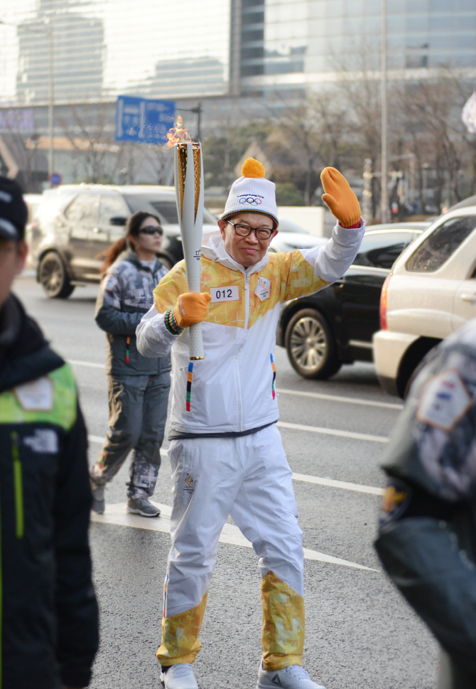 태평양 김인섭 명예대표변호사, 평창올림픽 성화봉송