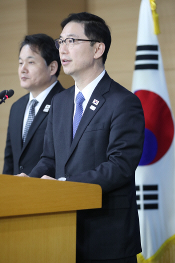 北 확정만 400여명 파견..남북 육로길 3곳 모두 왕래(종합)