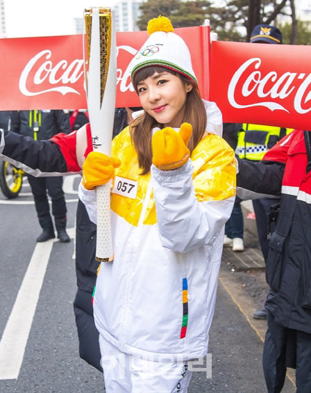 [포토] 성화봉송하는 산다라박