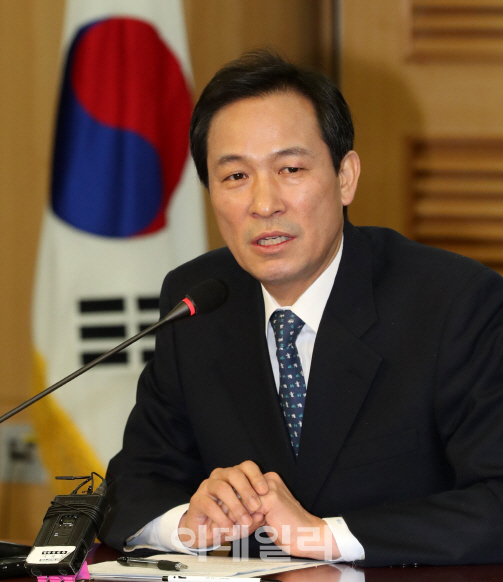 서울시장 나선 우상호 "박원순 부동산정책, 文정부와 엇박자"