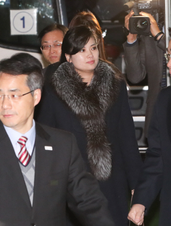 현송월, 北돌아가며 “남북이 힘합쳐 잘해나갔으면 한다”