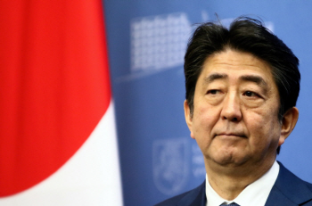 일본인 2명 중 1명 꼴로 "아베, 평창 개회식 참석하는게 좋아"