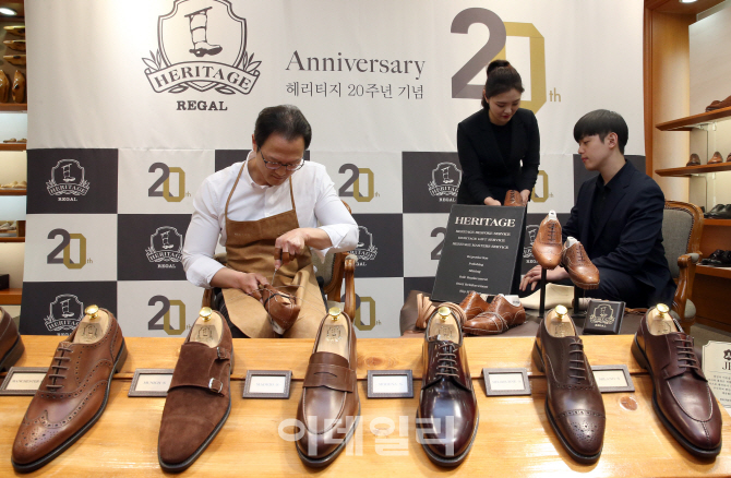 [포토]금강제화, 헤리티지 론칭 20 주년 기념 할인행사 진행