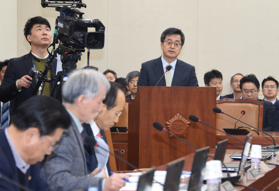 김동연 “공유경제 활성화 위해선 잠재 피해계층 보상 필요”