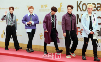 B1A4 "교통사고로 병원서 검사 중"