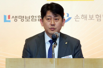 [2018금융산업대상]유광열 "국가와 사회에 책임지지 않는 금융 성장 못해"