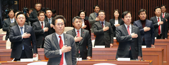 한국당, 2월 국회 文정부 집중공세의 장으로