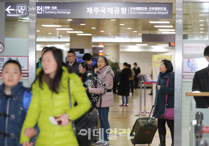 올해 첫 中 관광객 방한…64명 수학여행단 제주 입국