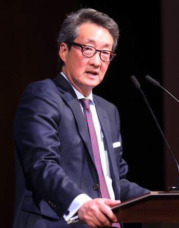 주한美대사 내정 철회 뒤늦게 양해 구한 美, 한미동맹 이상기류