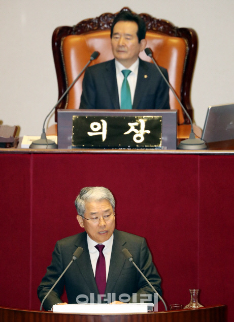 김동철 "文정부, 국정운영 시스템 전면 전환해야"
