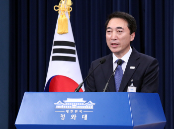 ‘文정부 초대 입’ 박수현 “많이 부족했는데 이해해줘 감사”