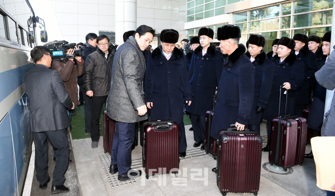 [포토]육로 통해 방남한 북한 예술단