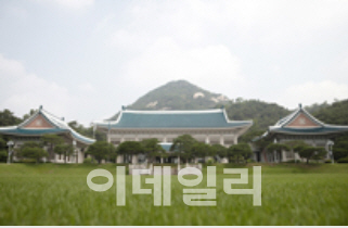 靑, 화재안전TF 첫 회의…장하성 단장 “화재안전 새 규칙 만들 것”