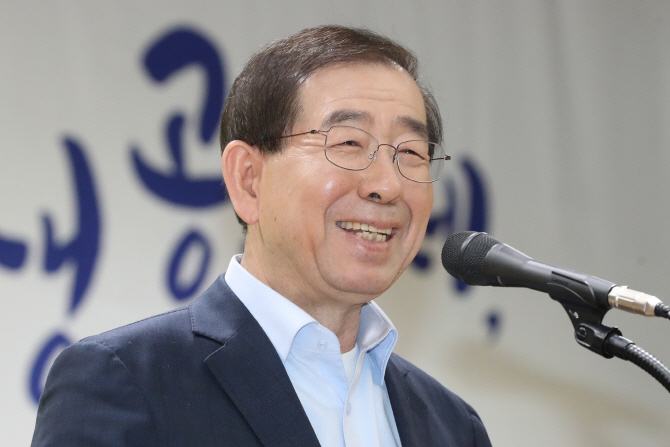 박원순 "안철수 서울시장 출마, 방어할 필요도 없다"
