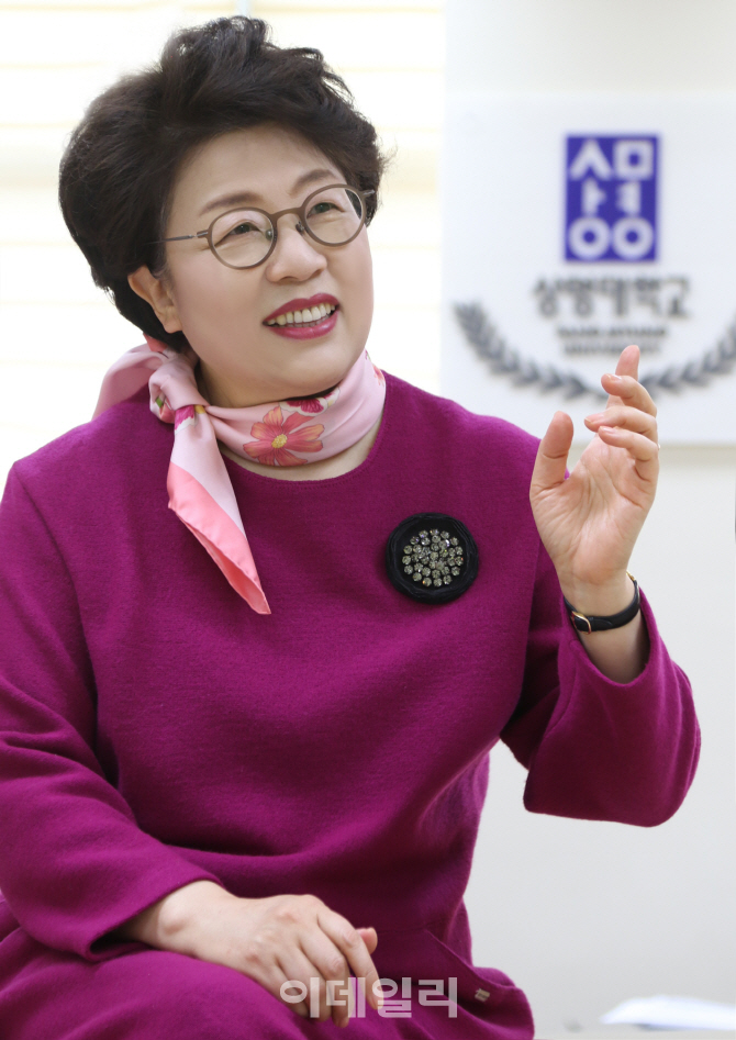 [포토] 김종희 부총장, 한국걸스타우트연맹 총재 선출