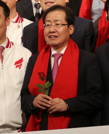홍준표 "주사파·친북좌파 세상, 나라다운 나라가 이건가"