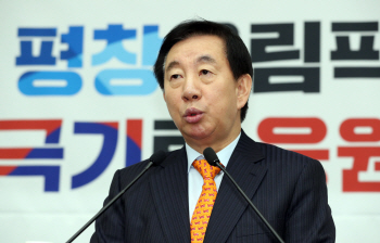 `상임위 보이콧` 한국당, 하루 안 돼 꼬리내려… `흑역사` 재연될라