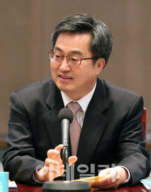 김동연 "물가 낮을수록 좋은 게 아냐..올해 1.7% 전망"