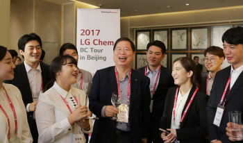 LG화학 실적 고공행진…뒤에는 박진수 부회장 있었다