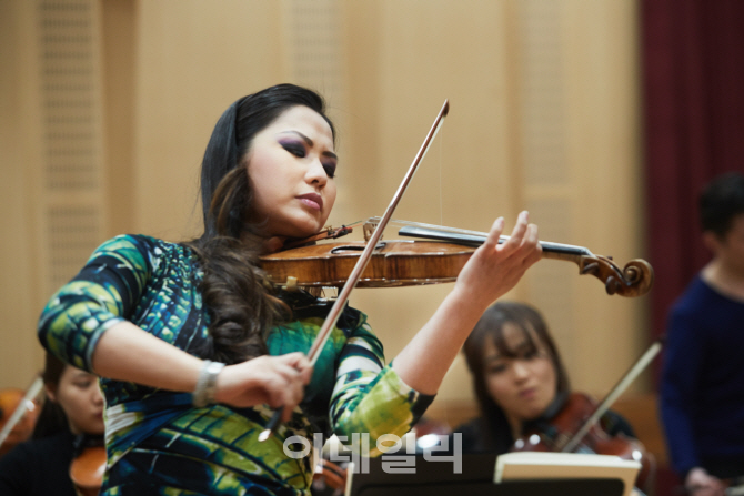 “인크레더블” 사라 장, 섬세한듯 격렬한 ‘사계’ 느껴보시라