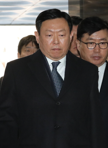 롯데, 사상 초유 총수 부재 사태에 '패닉' 상태