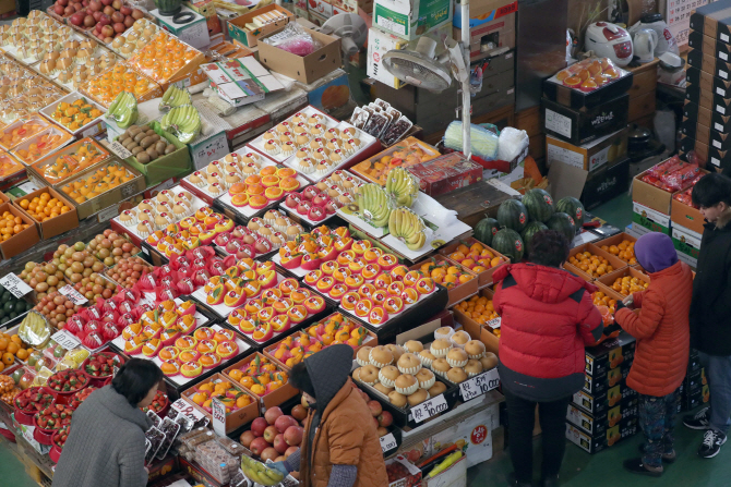 aT “농수산물 도매시장 저금리 융자 신청하세요”