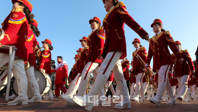 [포토]북한 미녀들의 깜짝 공연