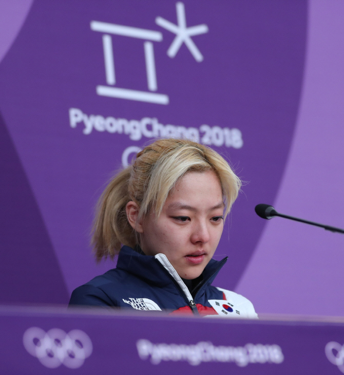 논점 흐린 '팀추월' 기자회견..팬들 분노 "결국 노선영 탓하나"