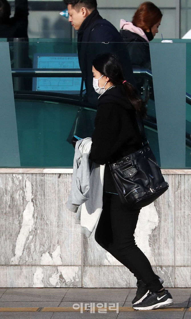 [포토]'겉옷 안입어도 괜찮네요'