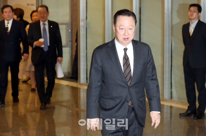 [포토]서울상의 의총 참석하는 박용만 회장