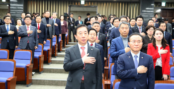 한국당 “文대통령, ‘천안함 도발’ 김영철 방한 철회하라”