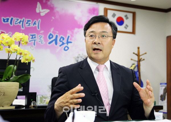 지역경제 마이더스 손..김성제 의왕시장 재정 조기집행 '활' 쏜다