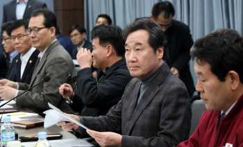 이낙연 총리, 군산서 간담회.. GM 공장폐쇄 경제위기 지원 대책 논의